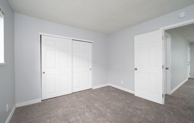 2 beds, 1 bath, 732 sqft, $1,595, Unit 26