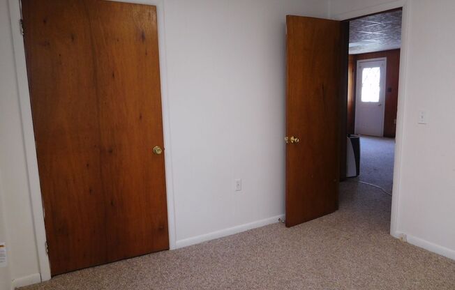 2 beds, 1 bath, $795, Unit 15397