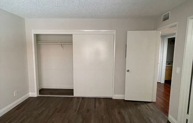 2 beds, 2 baths, $2,575, Unit A