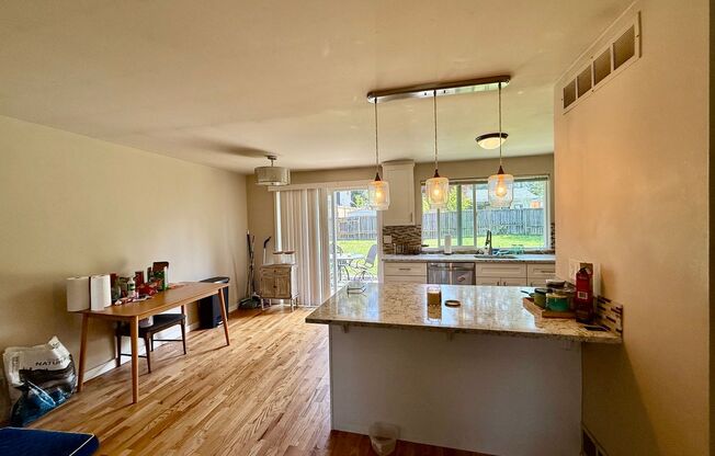 3 beds, 1 bath, $3,200