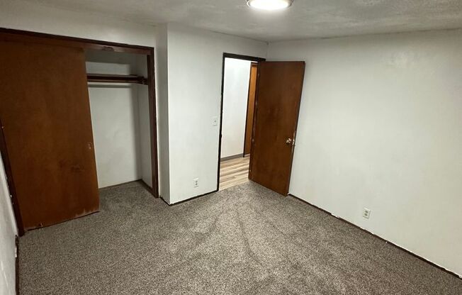 3 beds, 1 bath, $2,000