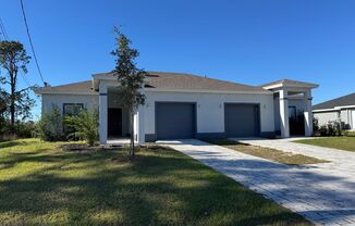 3 Bed 2 Bath Duplex in Lehigh Acres