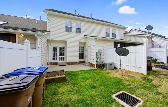 Conveniently located, Wake Forest, 3 Bed 2.5 Bath Townhome