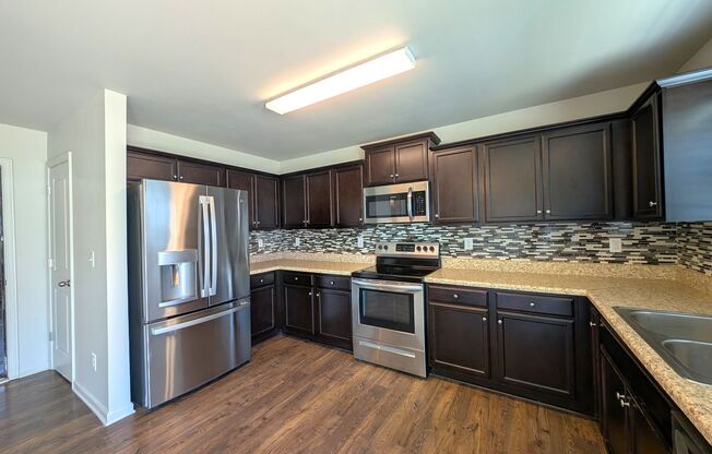 Charming home located in the Apple Creek Community in Dallas NC!