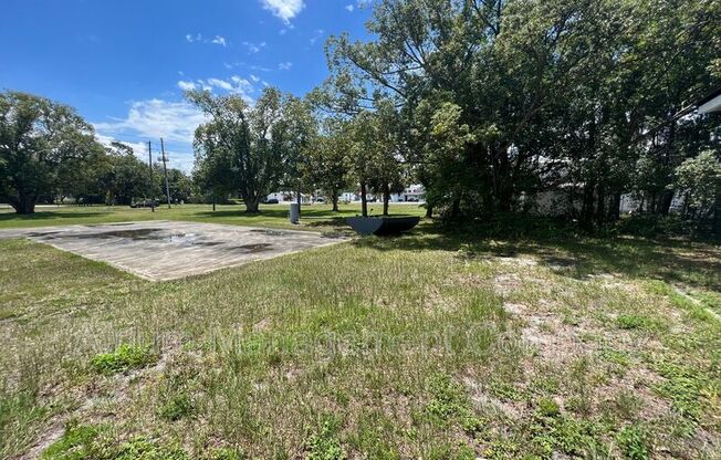 123 W LK MARY AVE