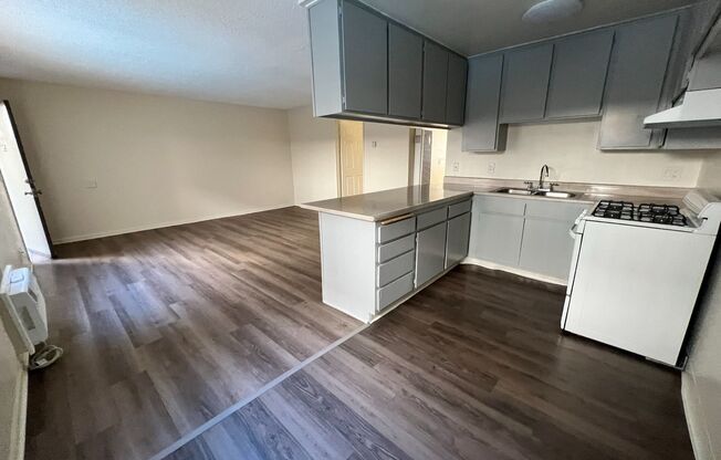 2 beds, 1.5 baths, 754 sqft, $2,395, Unit 114