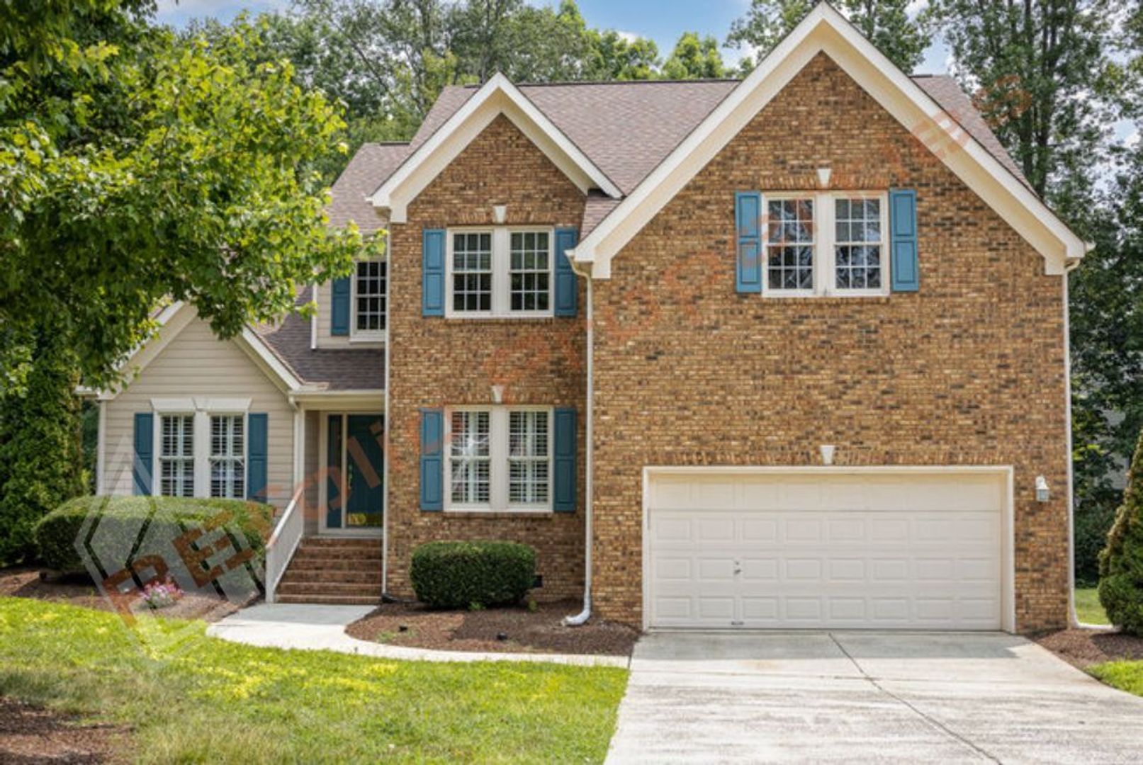 Lovely 4-Bedroom House w/1st FL Primary Suite and Office Located in Preston Oaks, Cary! Available Aug 7!