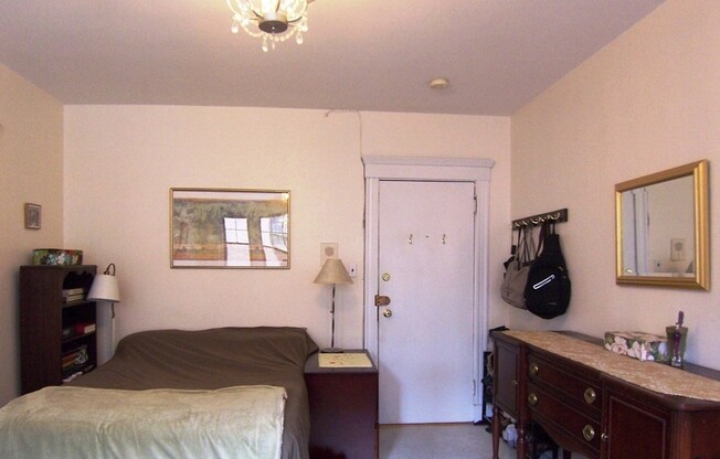62 Queensberry St