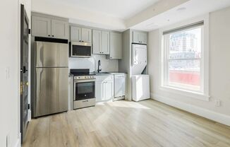 1023 N BROADWAY