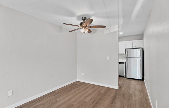 2 beds, 1 bath, 760 sqft, $2,699, Unit 40-213