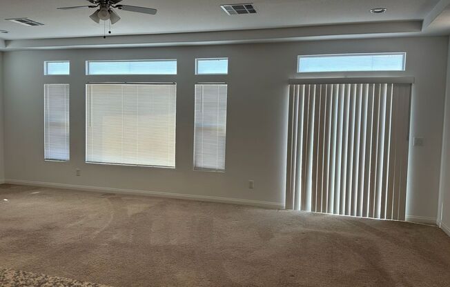 4 Bedrooms Single Family Home with Granite Countertops