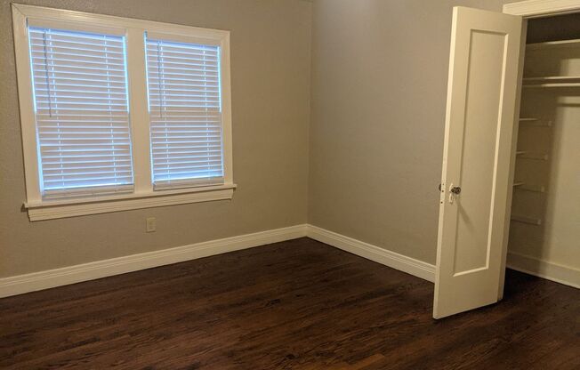 2 beds, 1 bath, $1,200