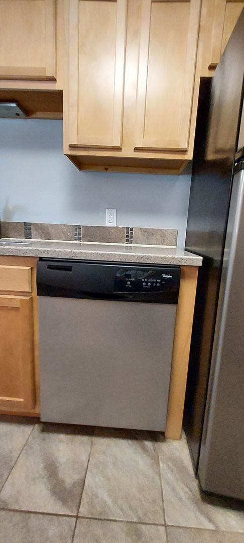 2 beds, 2 baths, 1,142 sqft, $1,360, Unit 31-202