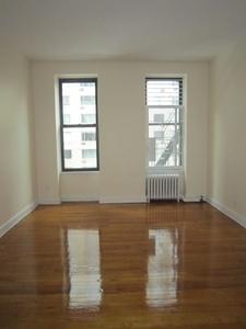 2 beds, 1 bath, $3,500, Unit 3N