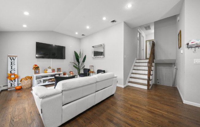 251 WOODS RD