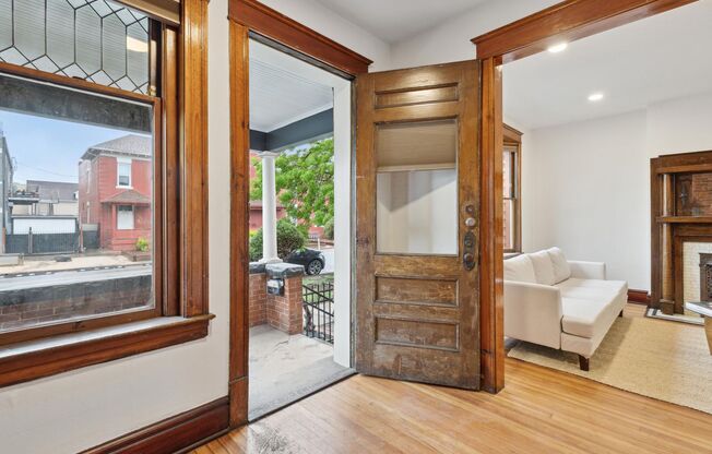Charming 4 Bed 3 Bath Renovated Townhome Near Downtown Denver w/FREE Reserved Parking, Available Now!