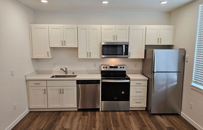 1 bed, 1 bath, 355 sqft, $1,200, Unit 101