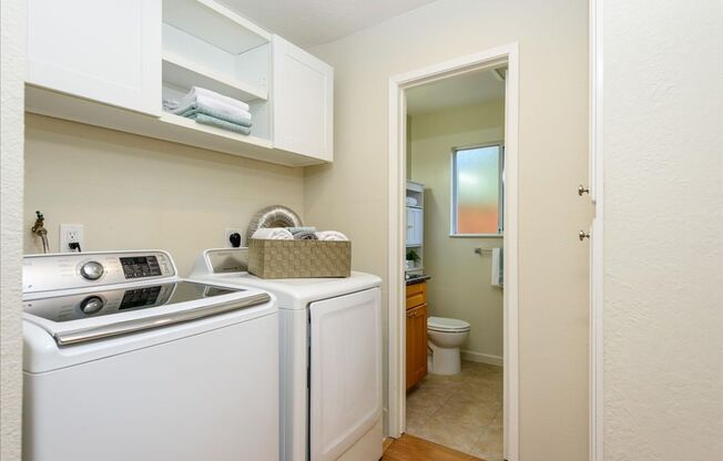 2 beds, 1 bath, 1,120 sqft, $2,950, Unit 1056 Wright Ave