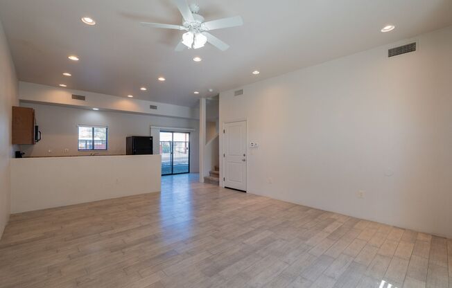 3 beds, 3.5 baths, 1,521 sqft, $2,700, Unit 1