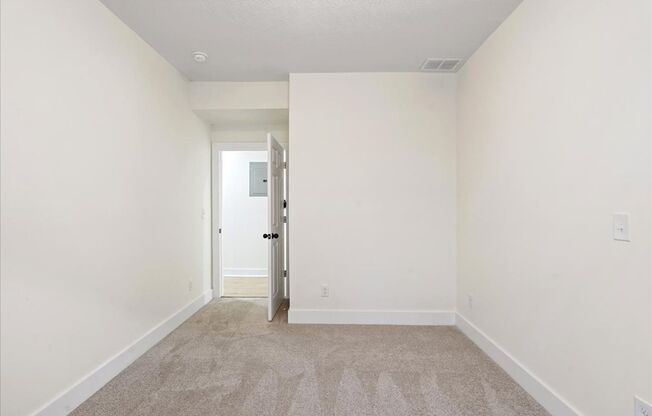 2 beds, 1 bath, 890 sqft, $1,450, Unit Unit 3