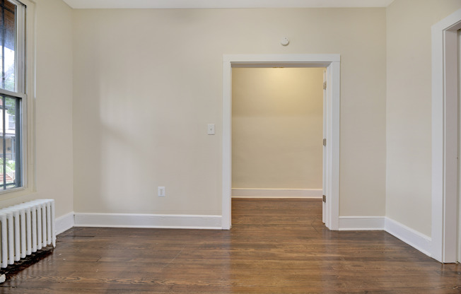 618 COLUMBIA RD NW