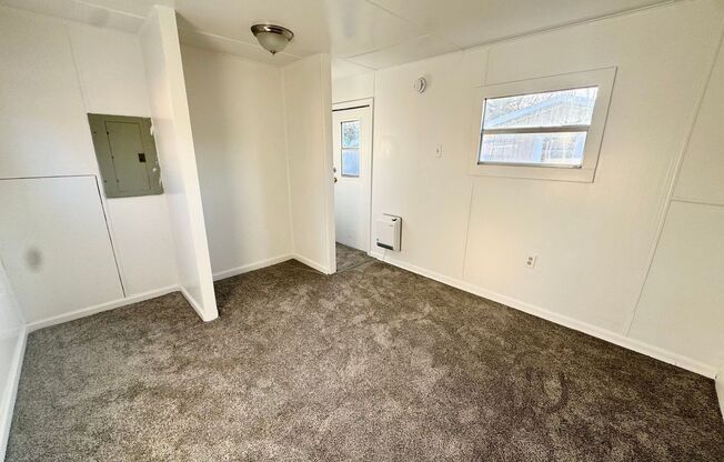 Renovated One Bedroom Mobile Home