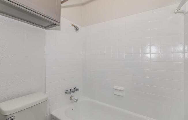 2 beds, 2 baths, 640 sqft, $1,025
