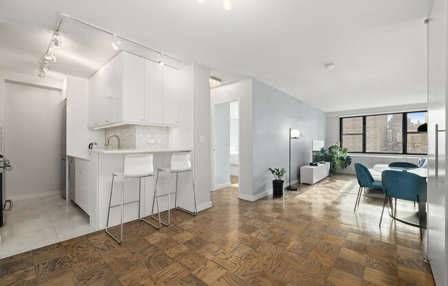 1 bed, 1 bath, $6,500, Unit 1218