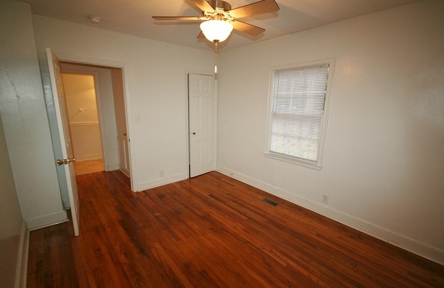 2 beds, 1 bath, $1,915