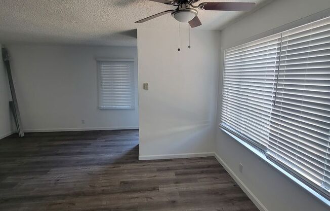 2 beds, 1 bath, $2,495, Unit 06-12321