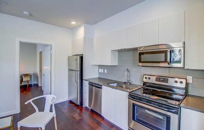 1 bed, 1 bath, $1,399, Unit EQ686/2