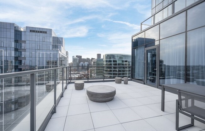 1 bed, 1 bath, 664 sqft, $4,800, Unit 908