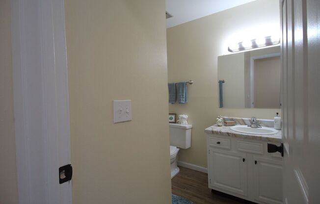 2 beds, 1 bath, 900 sqft, $1,195, Unit 4705 Indian Hills Dr., #10, Mount Pleasant, WI 53406