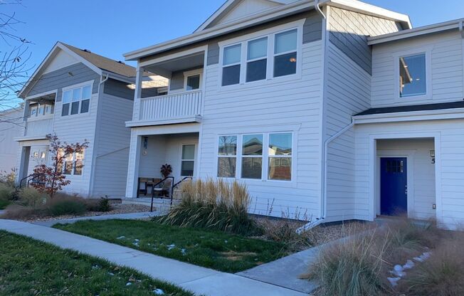 Beautiful 2nd-Floor Condo w/ Attached 2-Car Garage