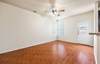 Available Now! Nice 3 Bedroom, 2.5 Bath Duplex located in New Braunfels!