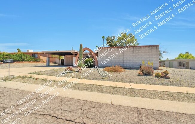 9812 E CRK ST