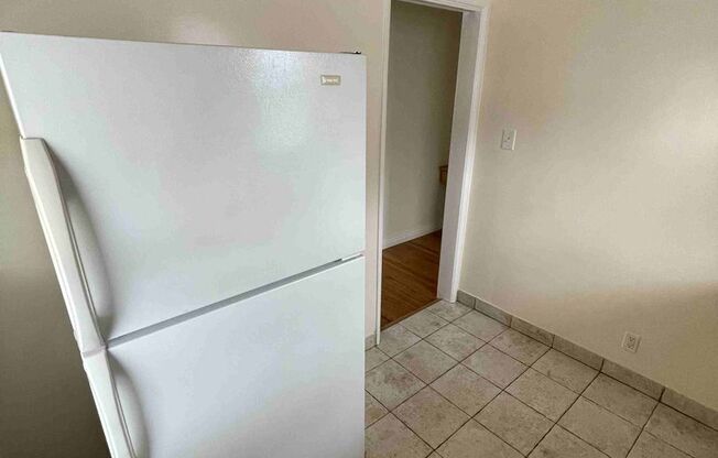 Studio, 1 bath, 420 sqft, $1,600, Unit 5