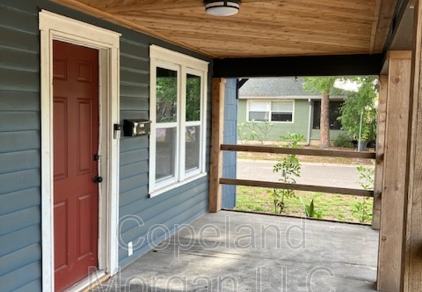 1934 30 AVE N