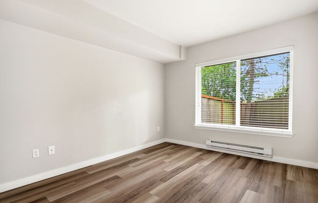 1 bed, 1 bath, 698 sqft, $2,095, Unit 105