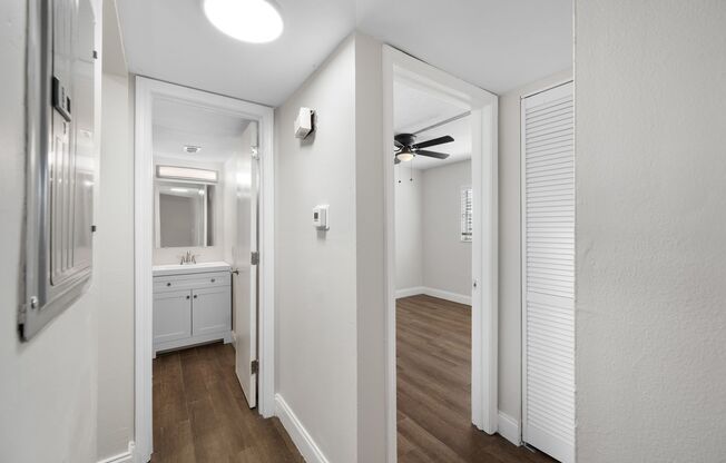 2 beds, 1 bath, 740 sqft, $1,595, Unit 202