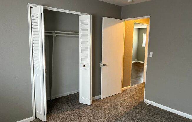 2 beds, 1 bath, 750 sqft, $1,070, Unit B05 1040 16