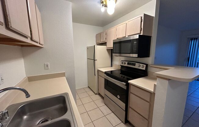 1st Floor 1-Bedroom 1-Bathroom unit!