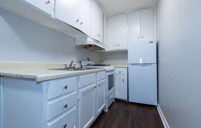 1 bed, 1 bath, 575 sqft, $675, Unit Unit 11