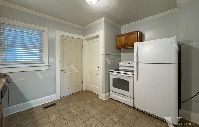 2 beds, 1 bath, $895