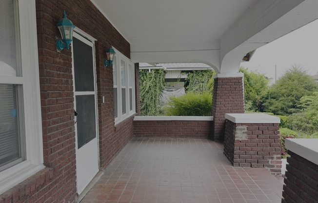 2812 LINDEN AVE