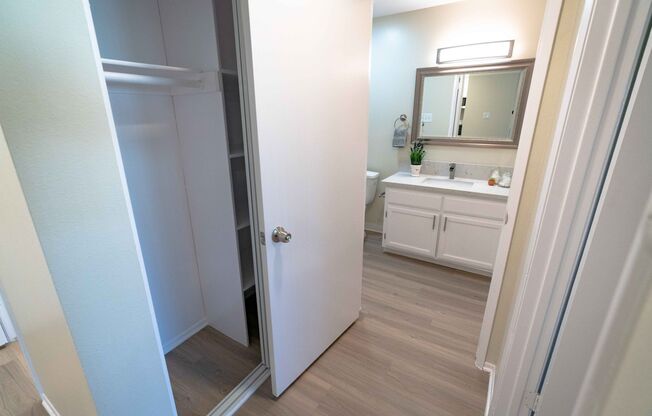 1 bed, 1 bath, 695 sqft, $1,898, Unit 320