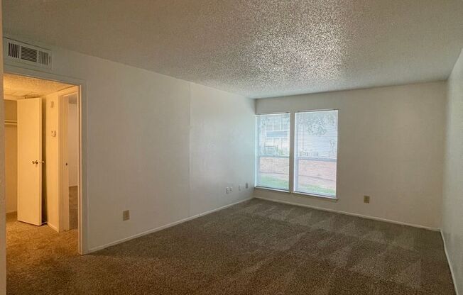 1 bed, 1 bath, 710 sqft, $870, Unit 184