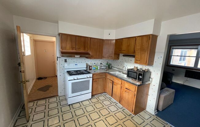 1 bed, 1 bath, $1,210, Unit 6440-2A