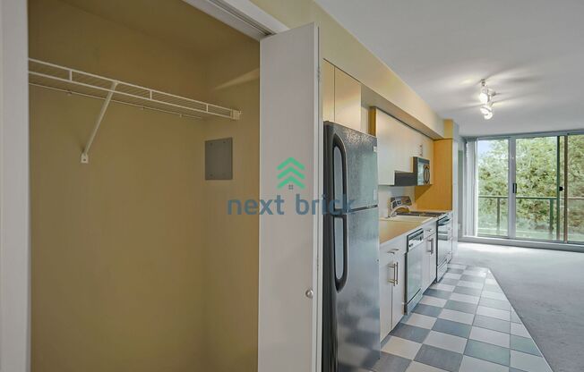 Studio, 1 bath, 446 sqft, $1,450, Unit 1