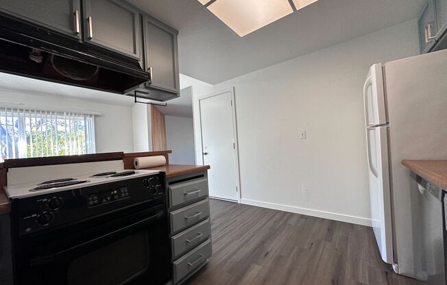 2 beds, 1 bath, $2,400